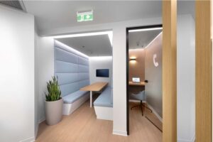 Eσωτερικός χώρος εταιρείας χρηματοοικονομικών υπηρεσιών στην Αθήνα